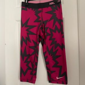 Gently used Women’s Nike Pro dri-fit leggings sz. XS